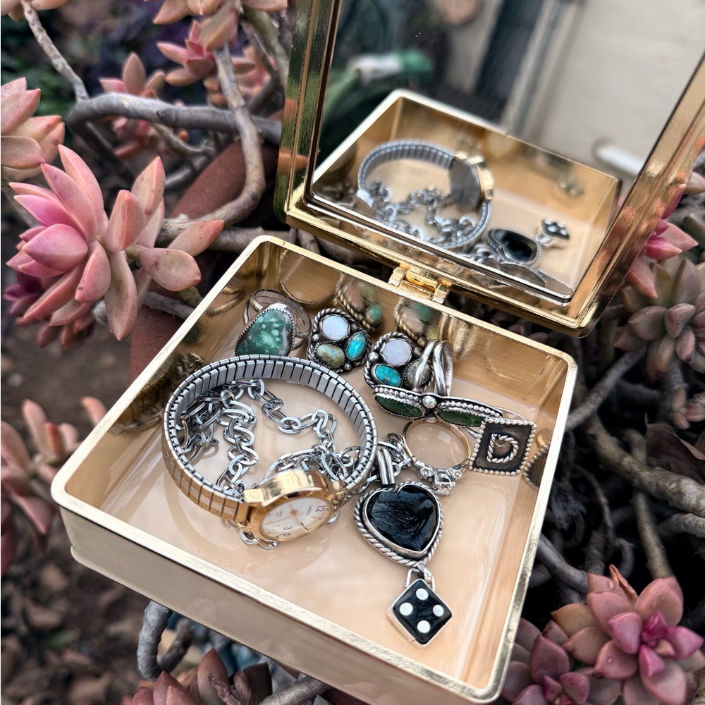 Luxurious Gold Jewelry Organizer Box